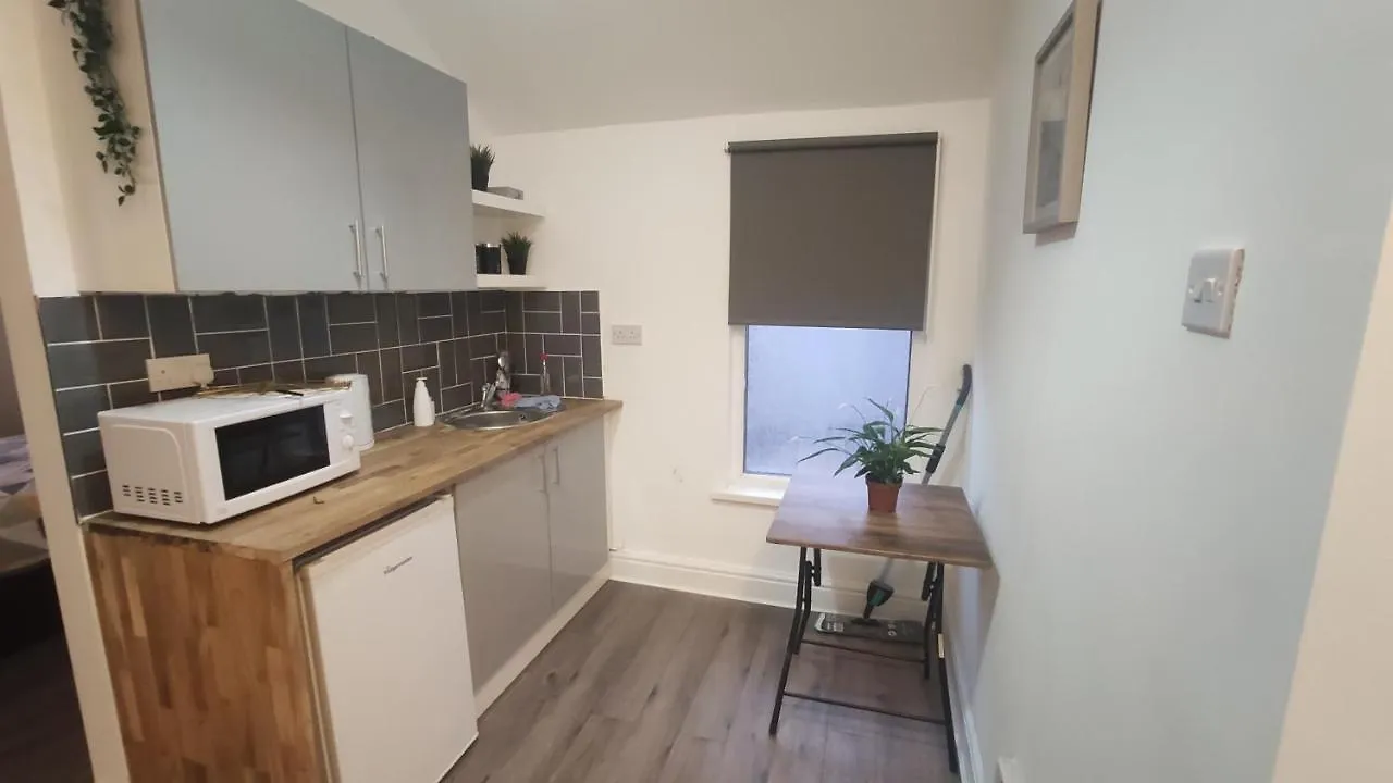 Convenient 1 Bedroom Apartment In The Inner-City Cardiff 0*,  United Kingdom