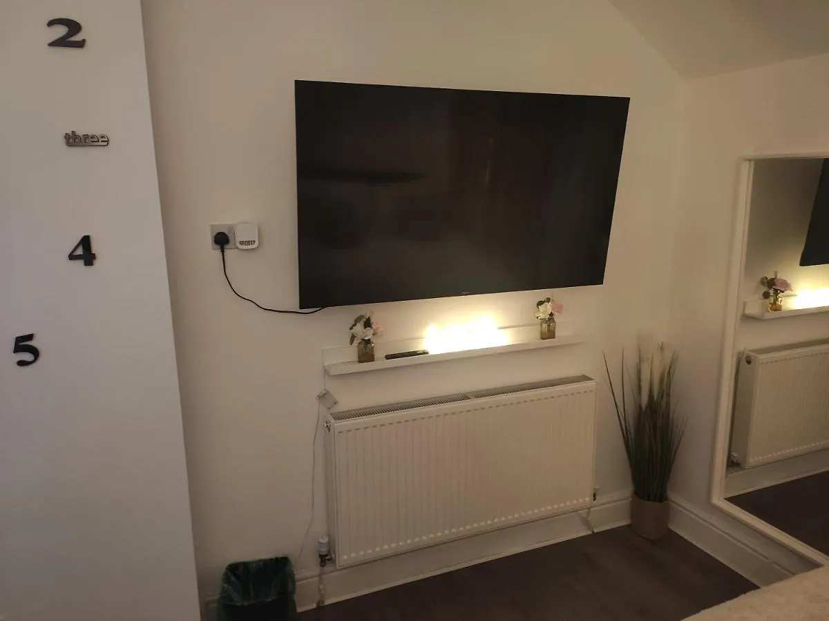 Convenient 1 Bedroom Apartment In The Inner-City Cardiff