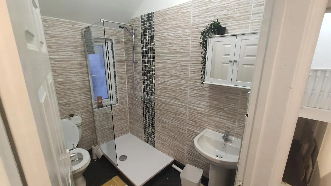Convenient 1 Bedroom Apartment In The Inner-City Cardiff 0*,  United Kingdom